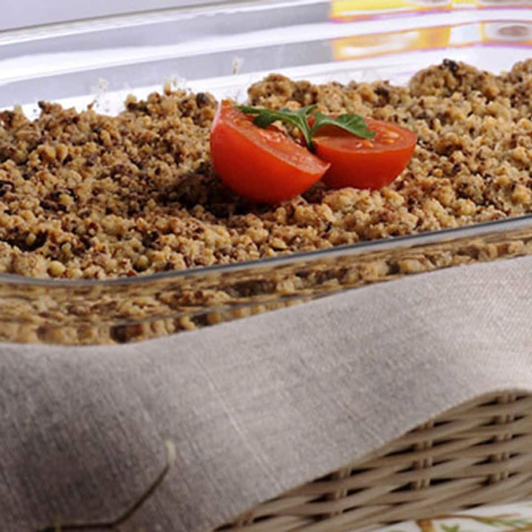 'Crumble' de tomate, queso de cabra y cereales