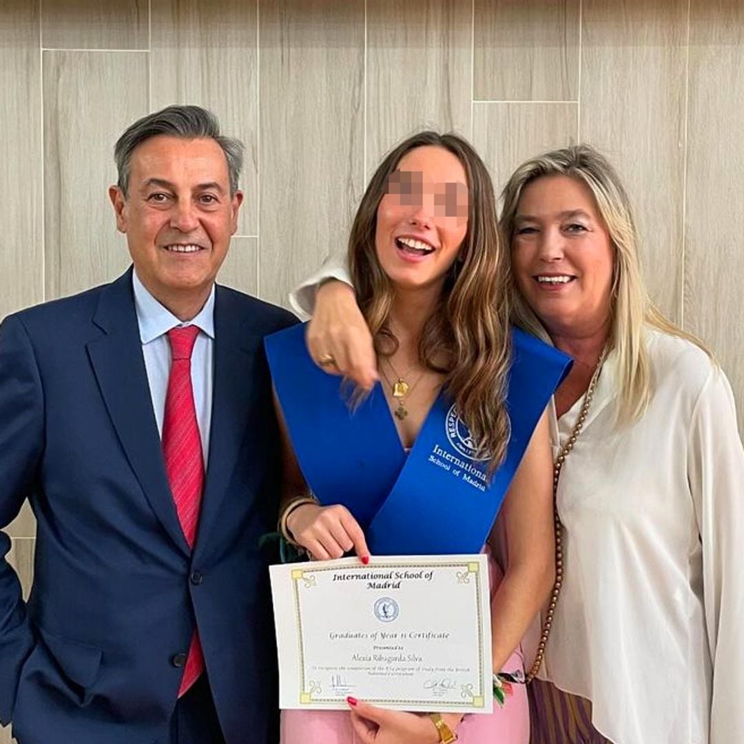 La felicidad de José Ribagorda en la graduación de su hija Alexia, de 15 años