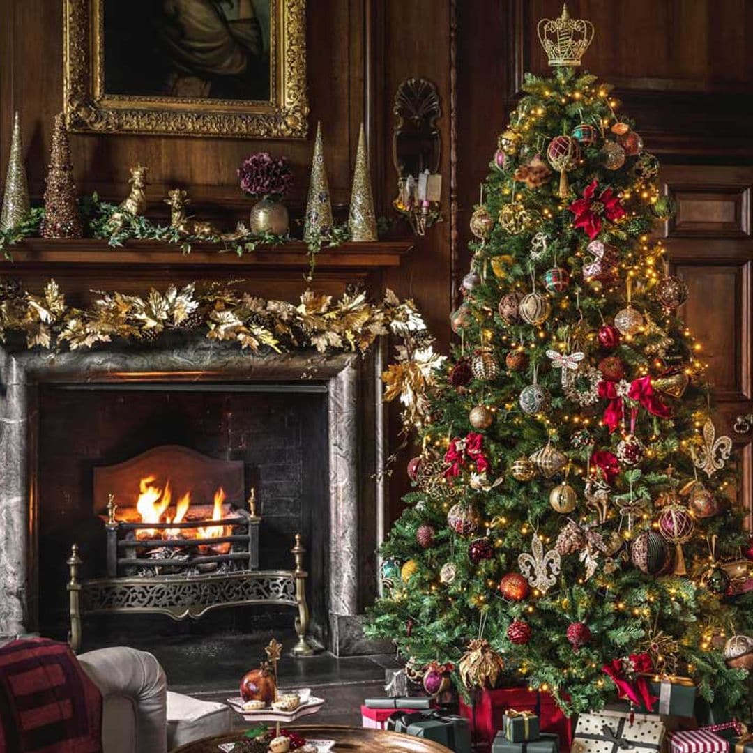 Cómo decorar la chimenea esta Navidad y hacer que sea la estrella del salón