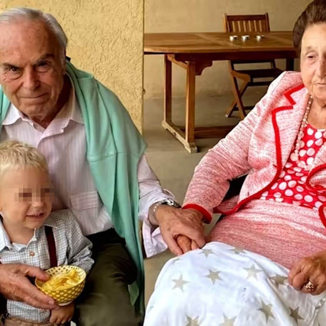 María Zurita celebra las bodas de oro de sus padres con un precioso homenaje junto a su hijo Carlos