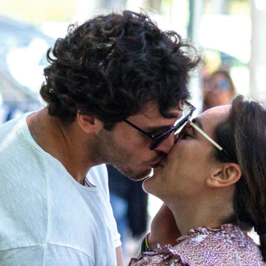 Tamara Falcó e Íñigo Onieva, el beso más romántico de la pareja de moda