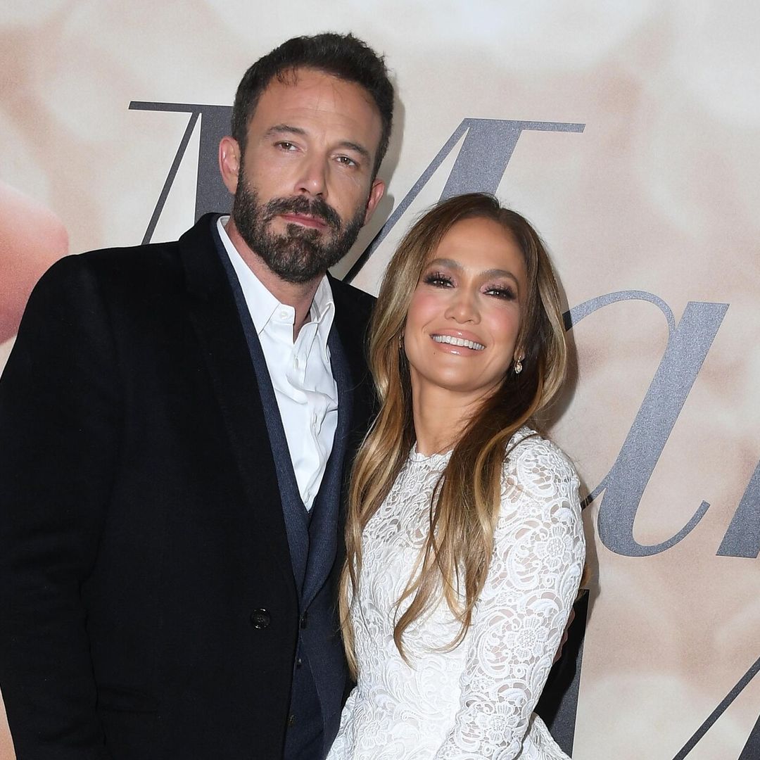 El look nupcial que Jlo eligió para el estreno de ‘Marry Me’ junto a Ben Affleck