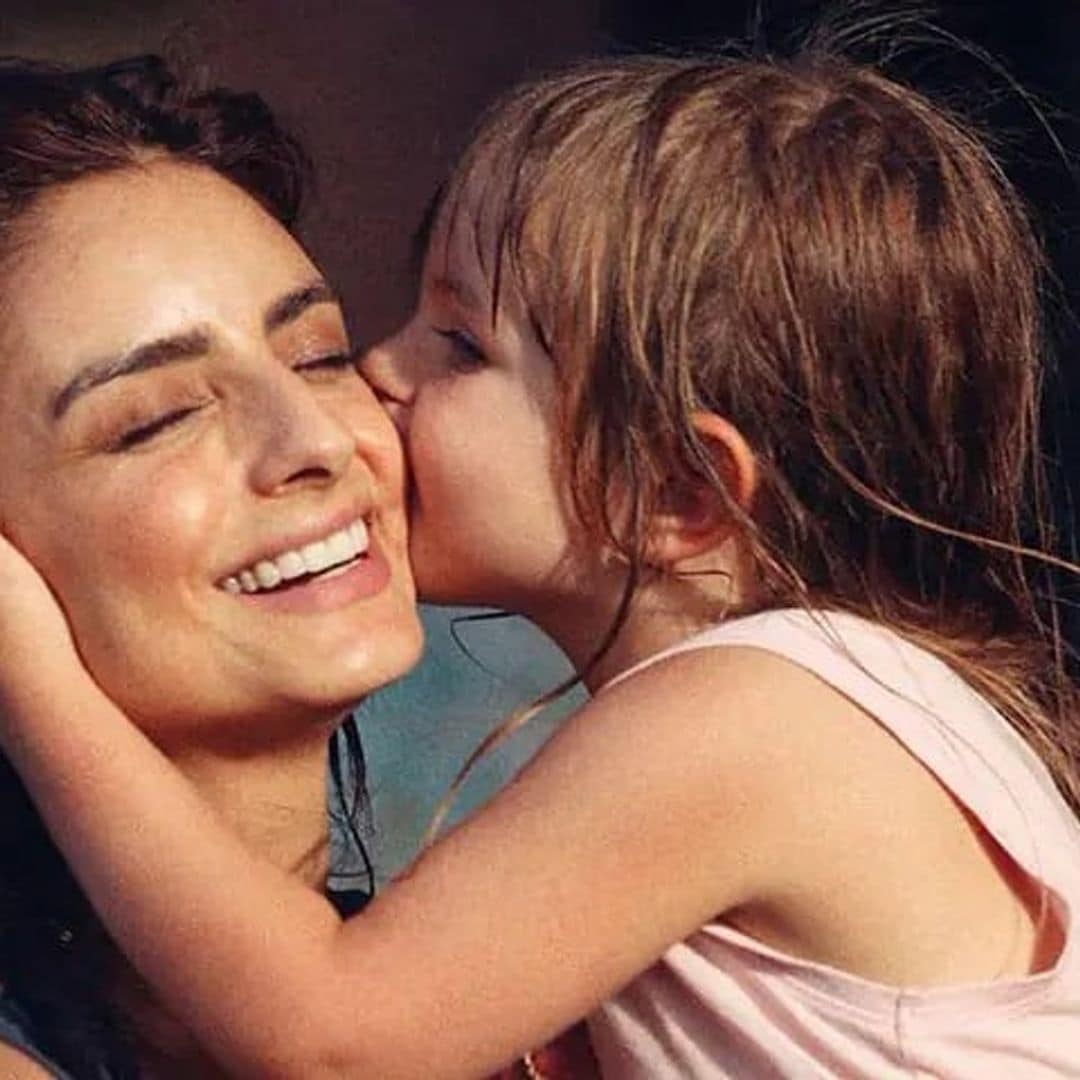 Aislinn Derbez habla conmovida de la personalidad de su hija: 'Es una tormentita'