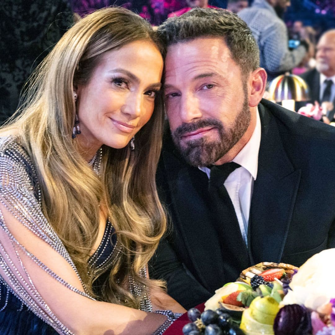 Jennifer Lopez crea su propio meme de Ben Affleck y provoca una oleada de aplausos... pero también muchas críticas