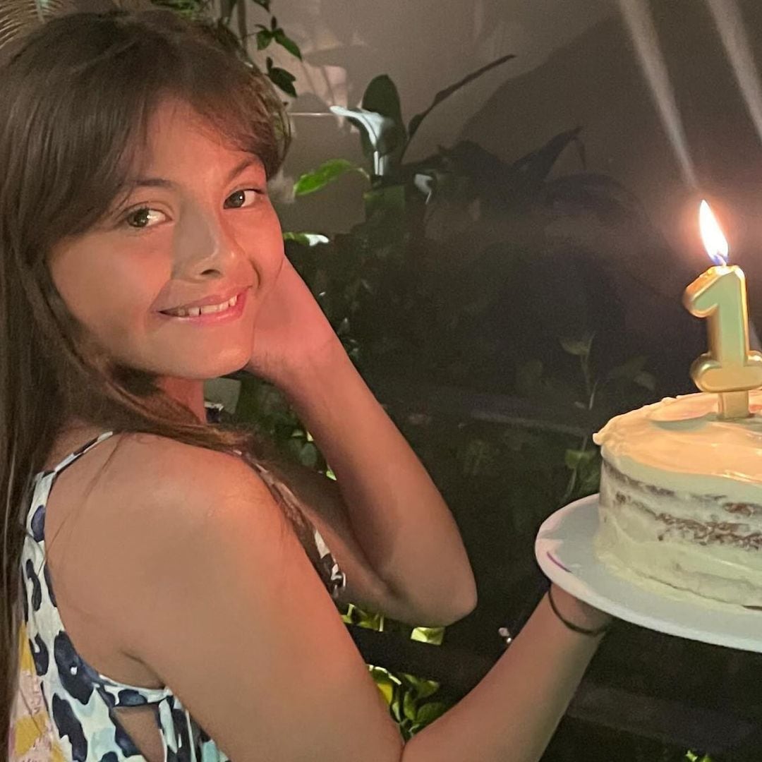 Rafaela, la hija de Cristian Castro, celebra su décimo cumpleaños en la playa