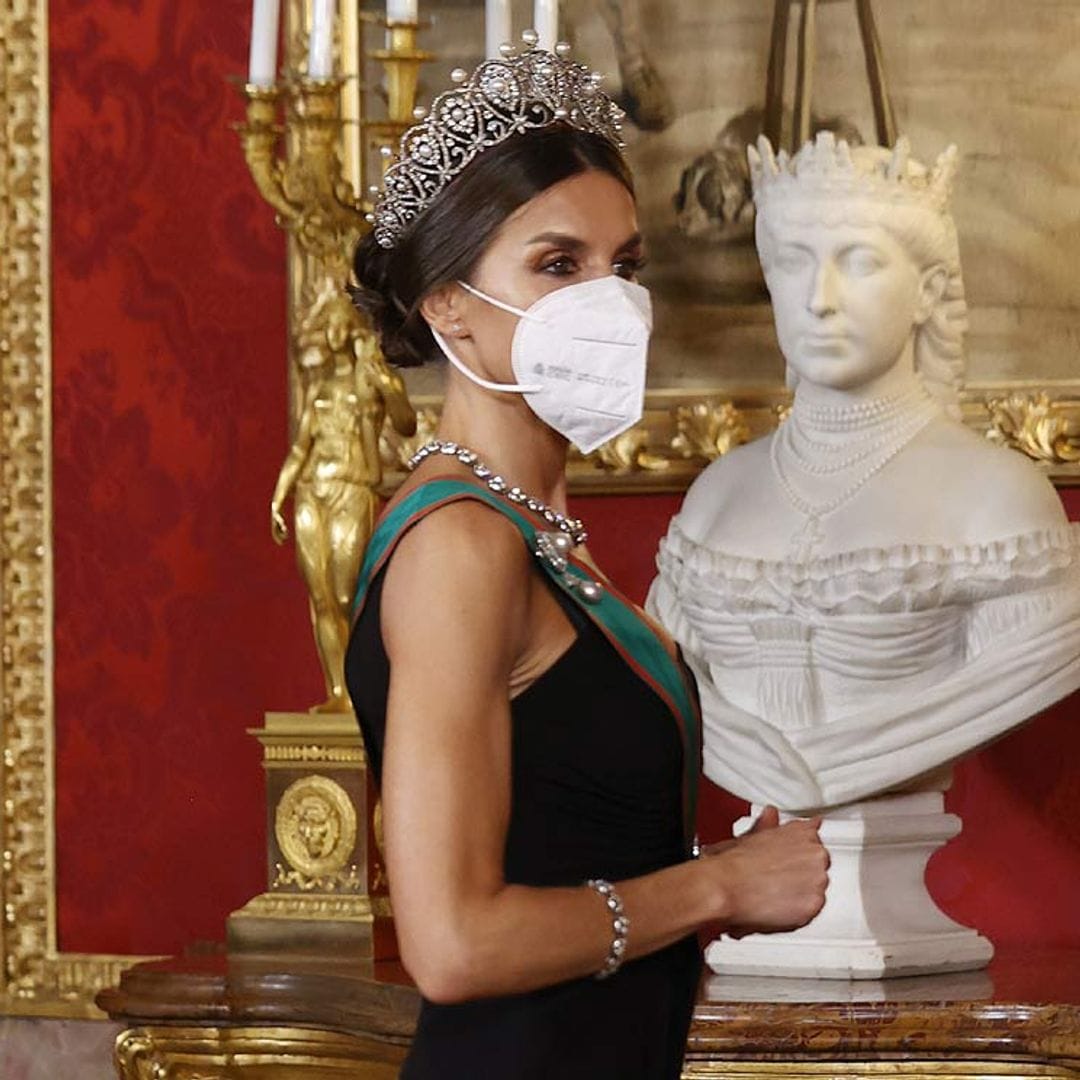 Las impresionantes e históricas joyas de doña Letizia en la cena de gala en honor al presidente italiano