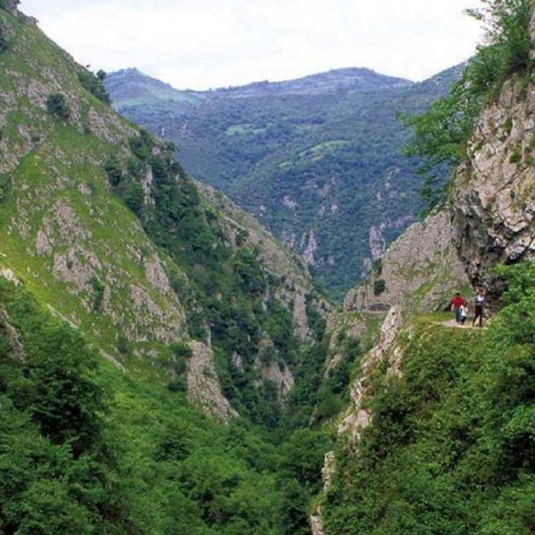 El desfiladero de las Xanas, el paseo más bello de la primavera asturiana