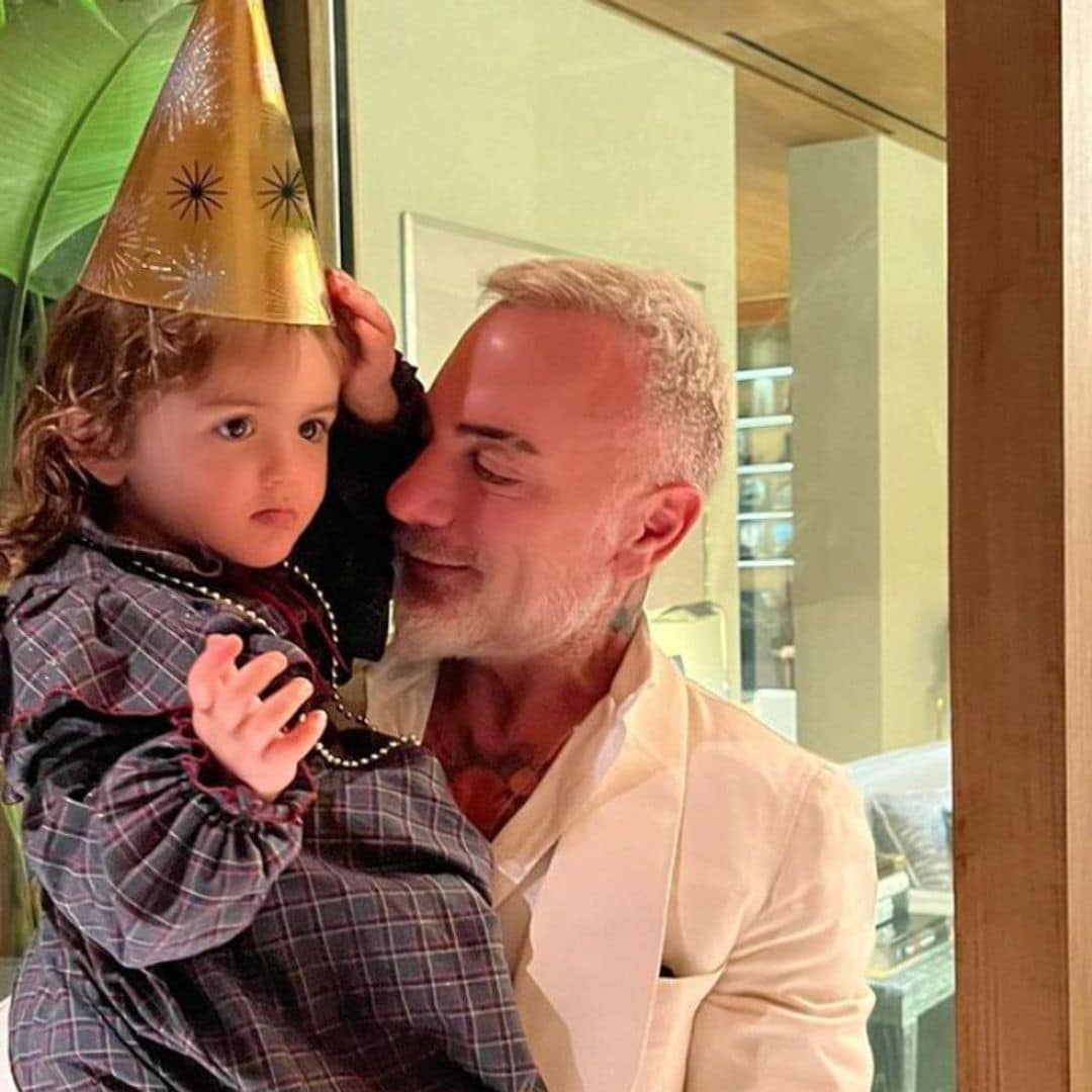 El vídeo más divertido de la hija de Gianluca Vacchi en Acción de Gracias, ¡bailando y cortando el pavo!