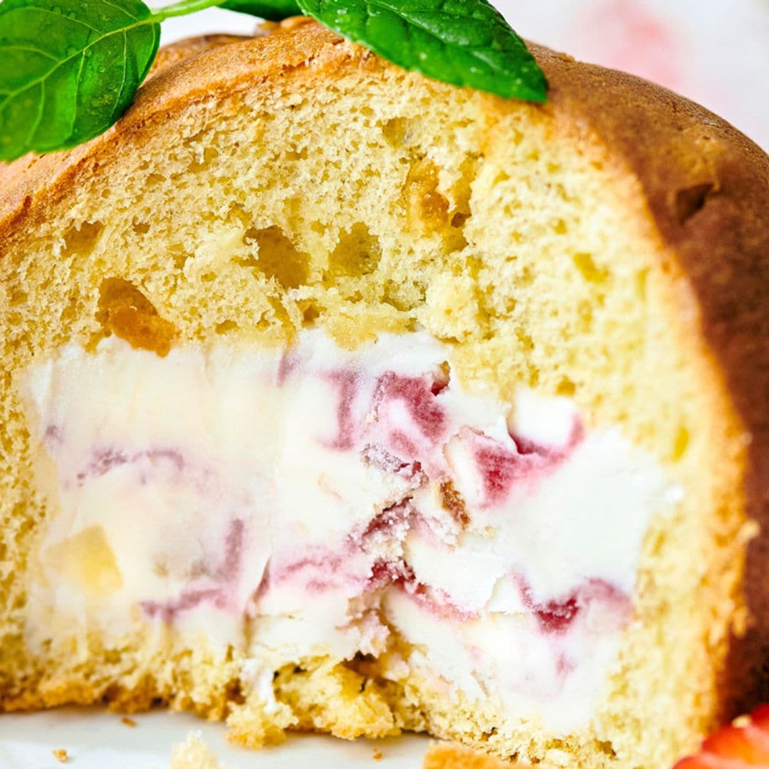 ‘Minipanettones’ rellenos de helado de yogur y fresas