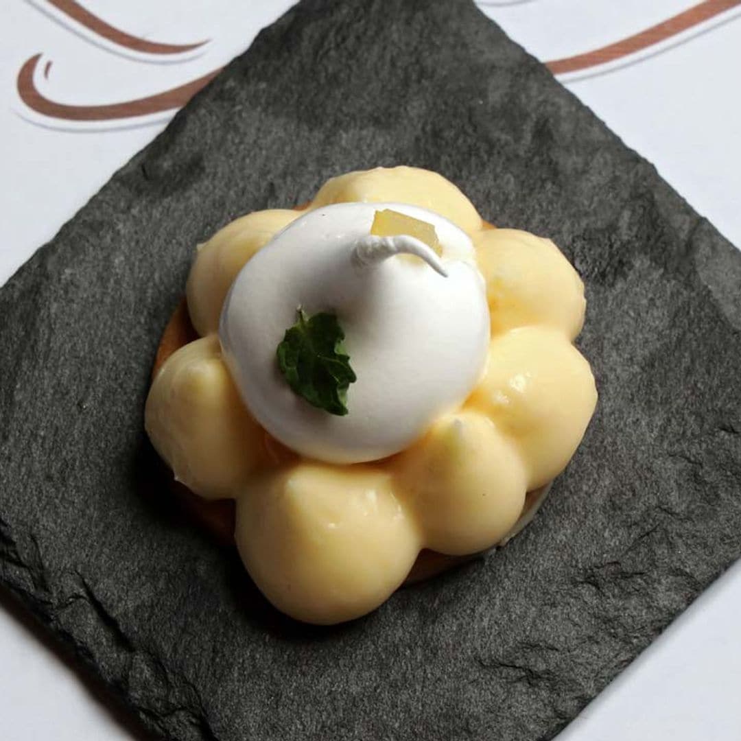 Mini 'lemon pie' con gelatina de anís