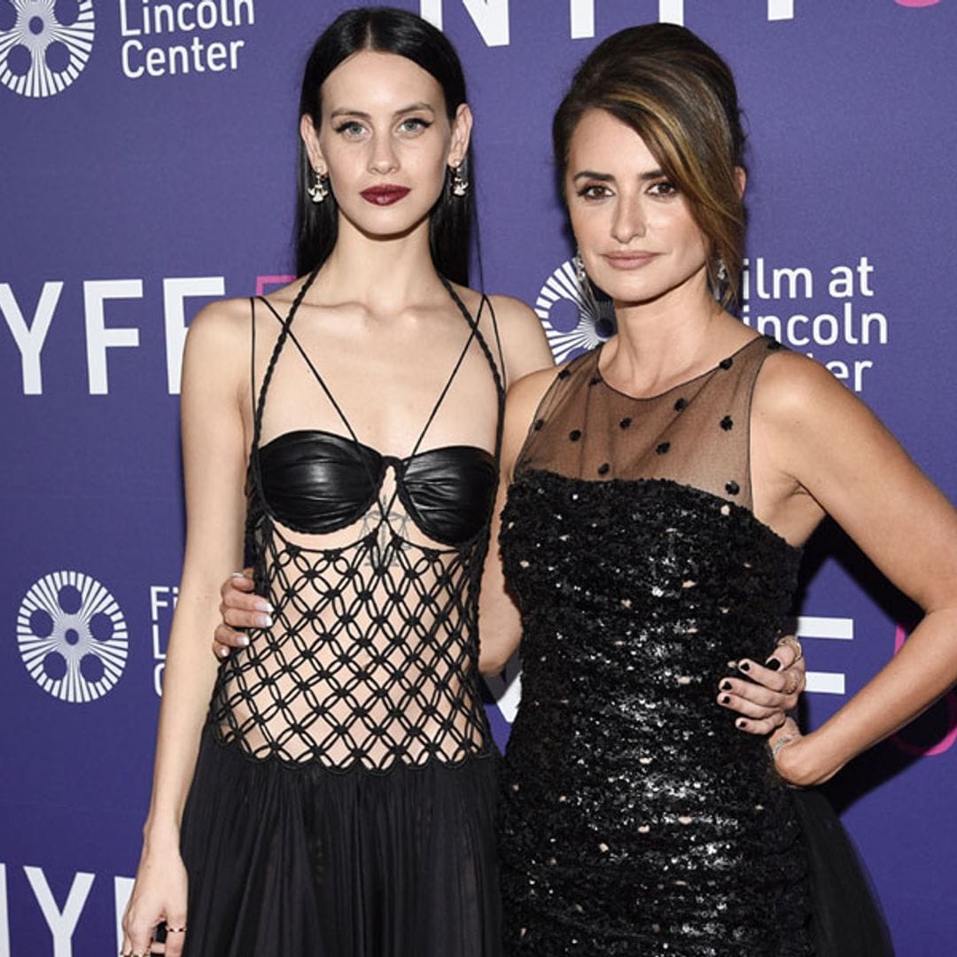 Piel, lentejuelas y corsés: Penélope Cruz y Milena Smit arrasan con sus looks en Nueva York