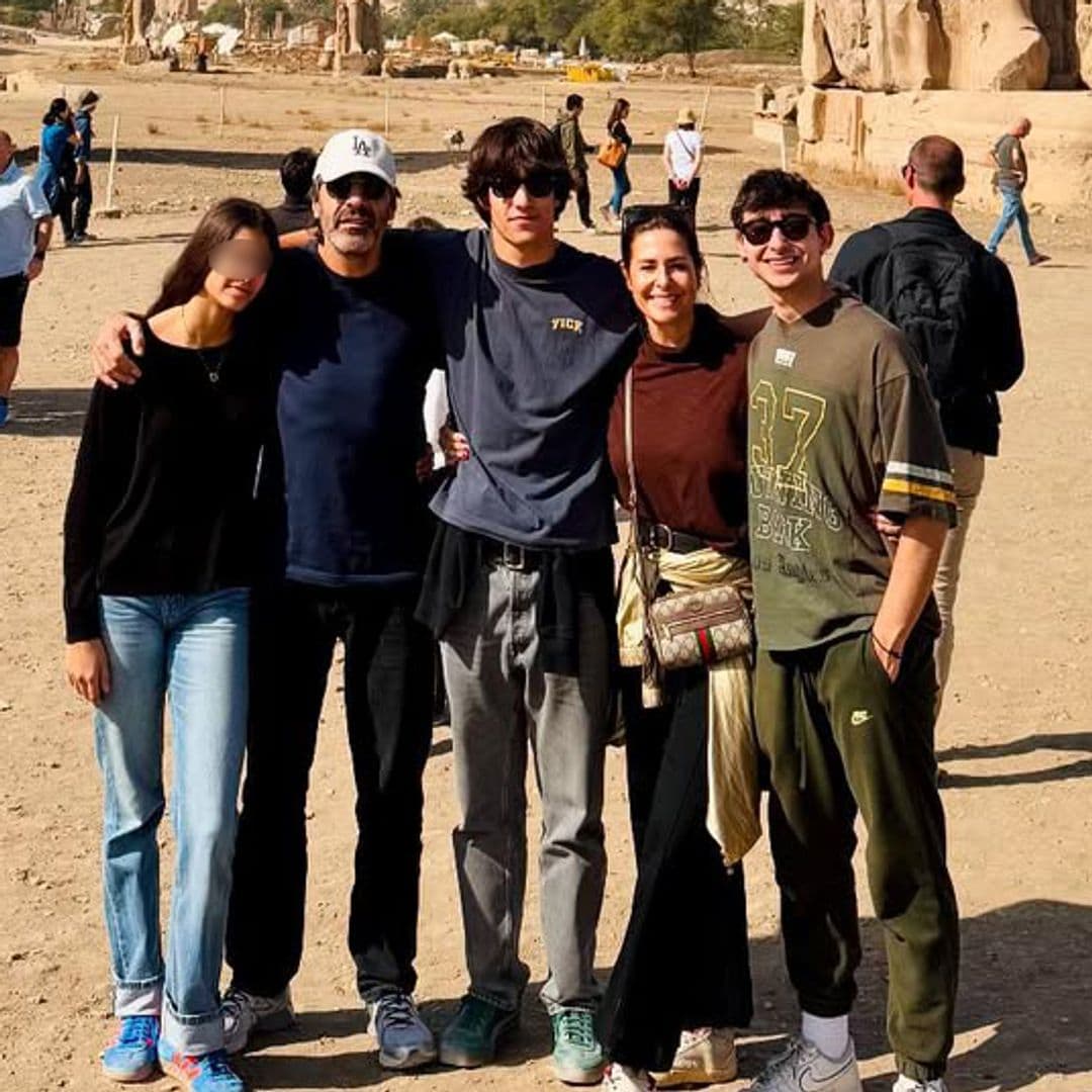 El espectacular viaje a Egipto de Nuria Roca y Juan del Val con sus tres hijos: Juan, Pau y Olivia