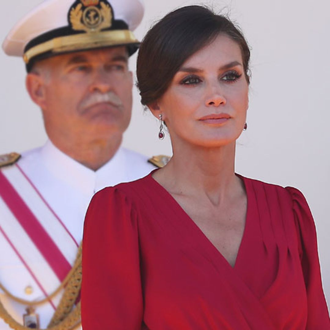 Doña Letizia y su nuevo vestido rojo, crónica de un éxito anunciado