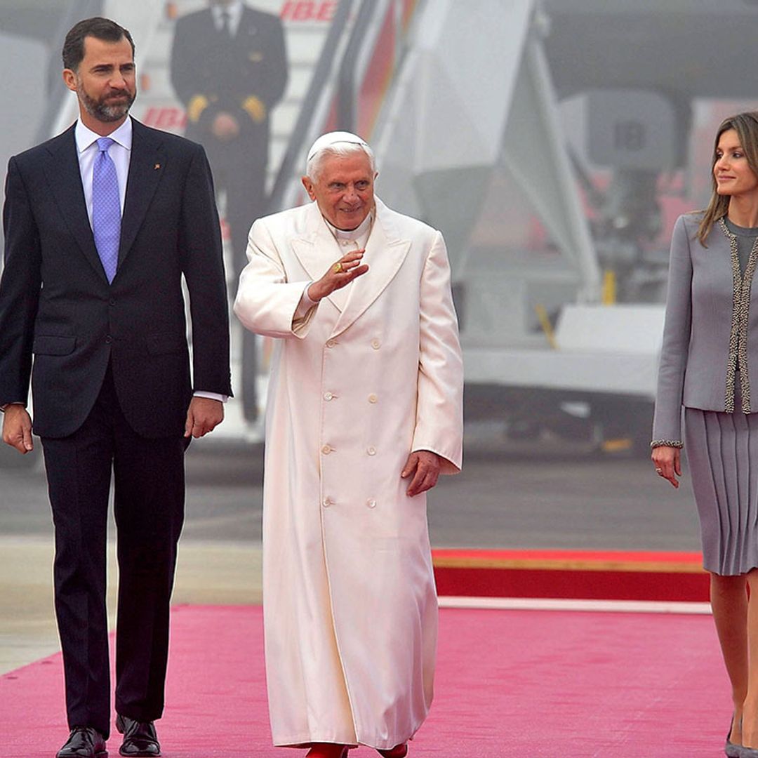 El rey Felipe: "Guardamos, con profundo sentimiento, el cariño con el que Benedicto XVI distinguió a España"