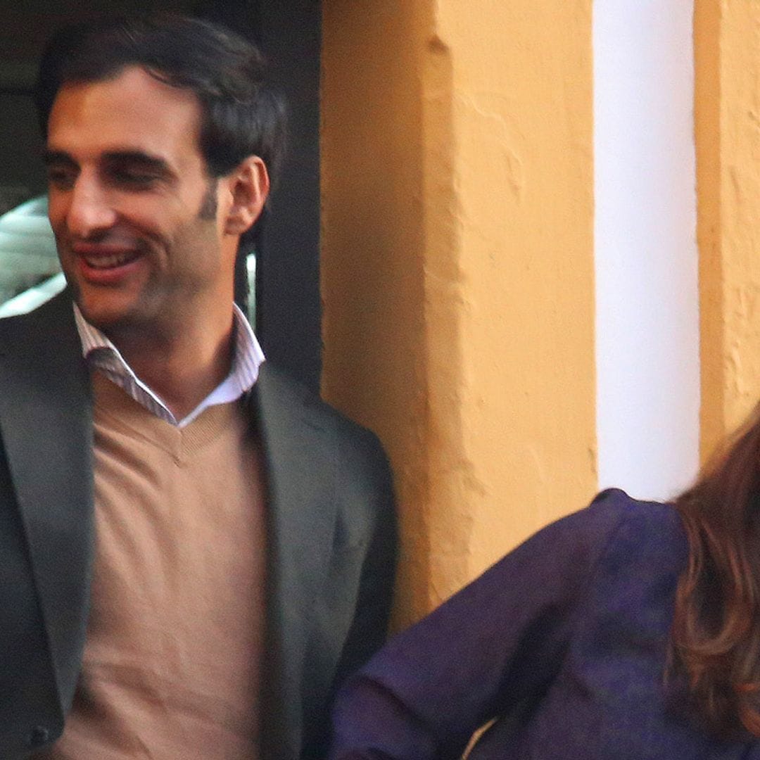 Cayetana Rivera disfruta de la Semana Santa de Sevilla junto a su novio y Lourdes Montes