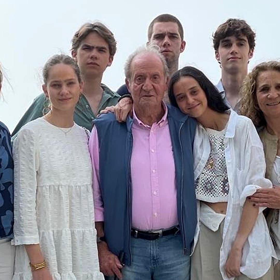 Don Juan Carlos recibe la visita de sus hijas y sus nietos en Abu Dabi