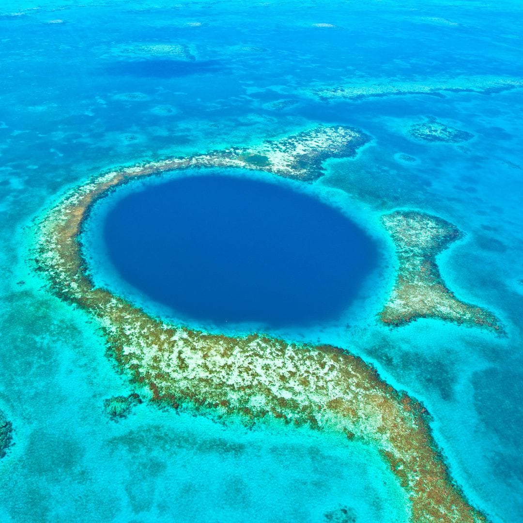 The Blue Hole Blue, el sorprendente agujero azul de Belice