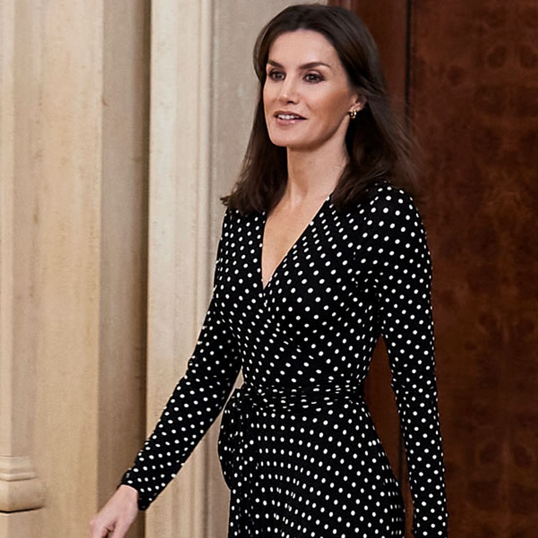 Un vestido de lunares para cada día: hazte con el favorito de la reina Letizia