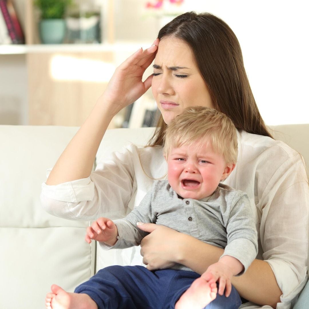 Por qué los bebés se portan peor cuando está mamá