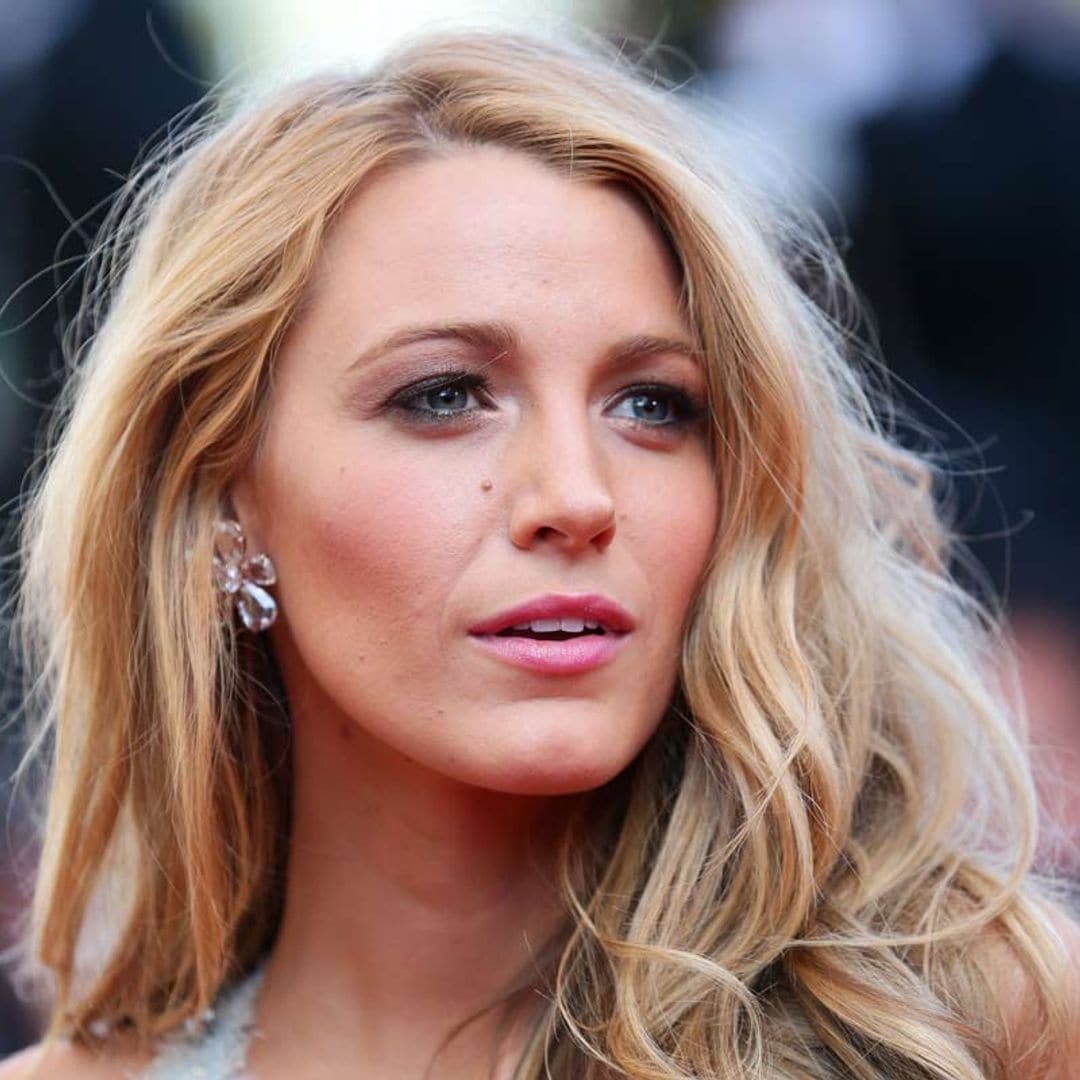 ¿Customizar unos tacones joya de 935 euros con esmalte de uñas? ¡Blake Lively lo ha hecho!