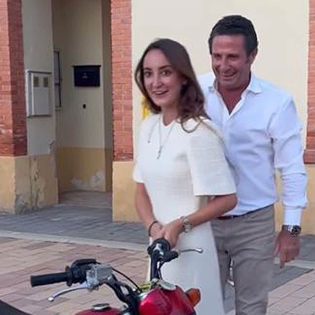 En la plaza del pueblo y con un regalo sorpresa, la original preboda de Lucía Pombo y Álvaro López Huerta