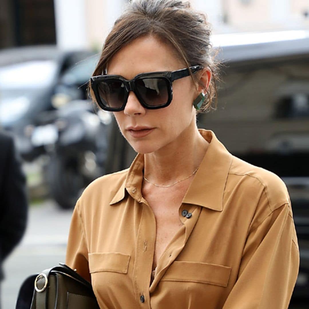 El look vanguardista de Victoria Beckham y su réplica asequible de Zara