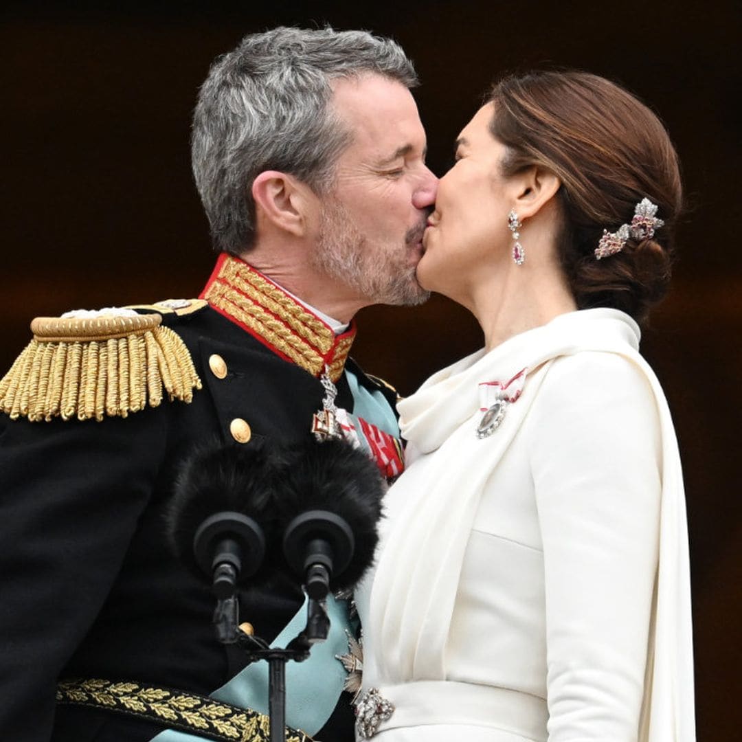 El apasionado beso de Federico y Mary de Dinamarca, el vídeo más comentado de la proclamación