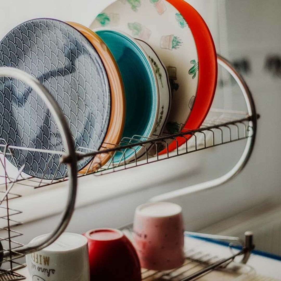 Organiza y ahorra tiempo en la cocina con los escurreplatos mejor valorados