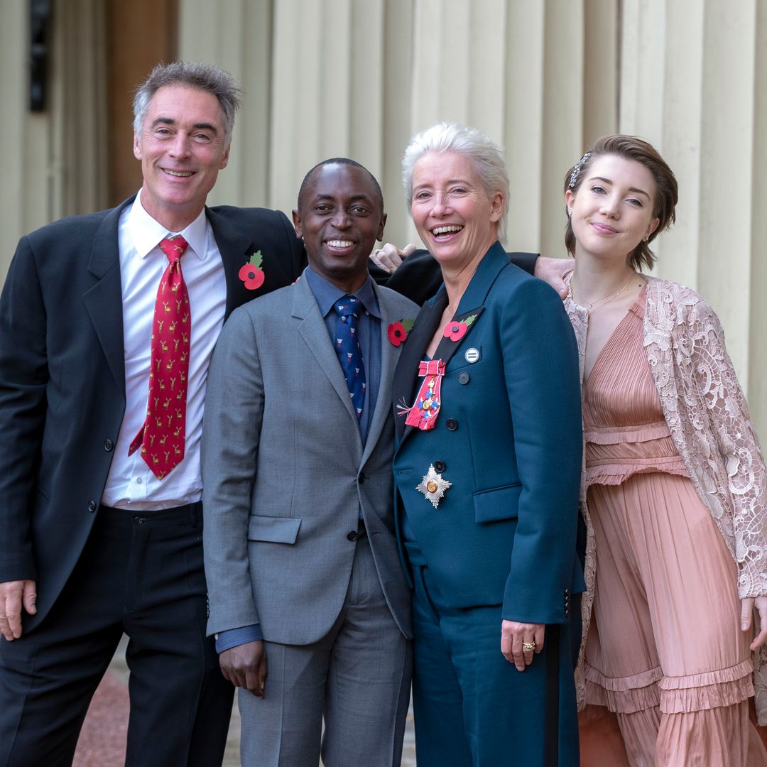 Greg Wise y Emma Thompson con sus hijos, Gaia Wise y Tindy Agaba