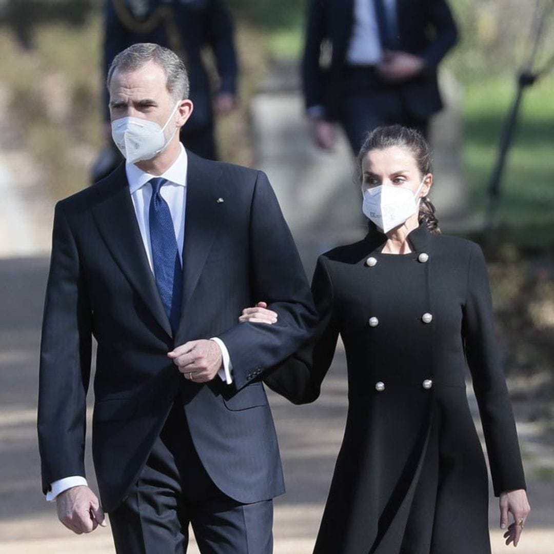 Los reyes Felipe y Letizia rinden homenaje a las víctimas del terrorismo diecisiete años después del 11-M