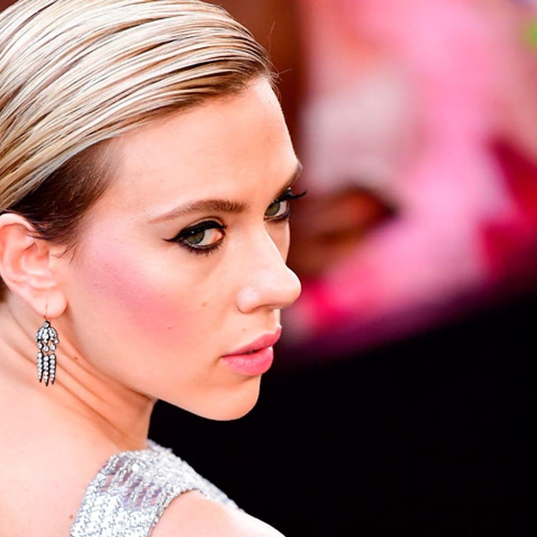 ¿Pelo corto? Scarlett Johansson tiene los 10 peinados de fiesta que estás buscando