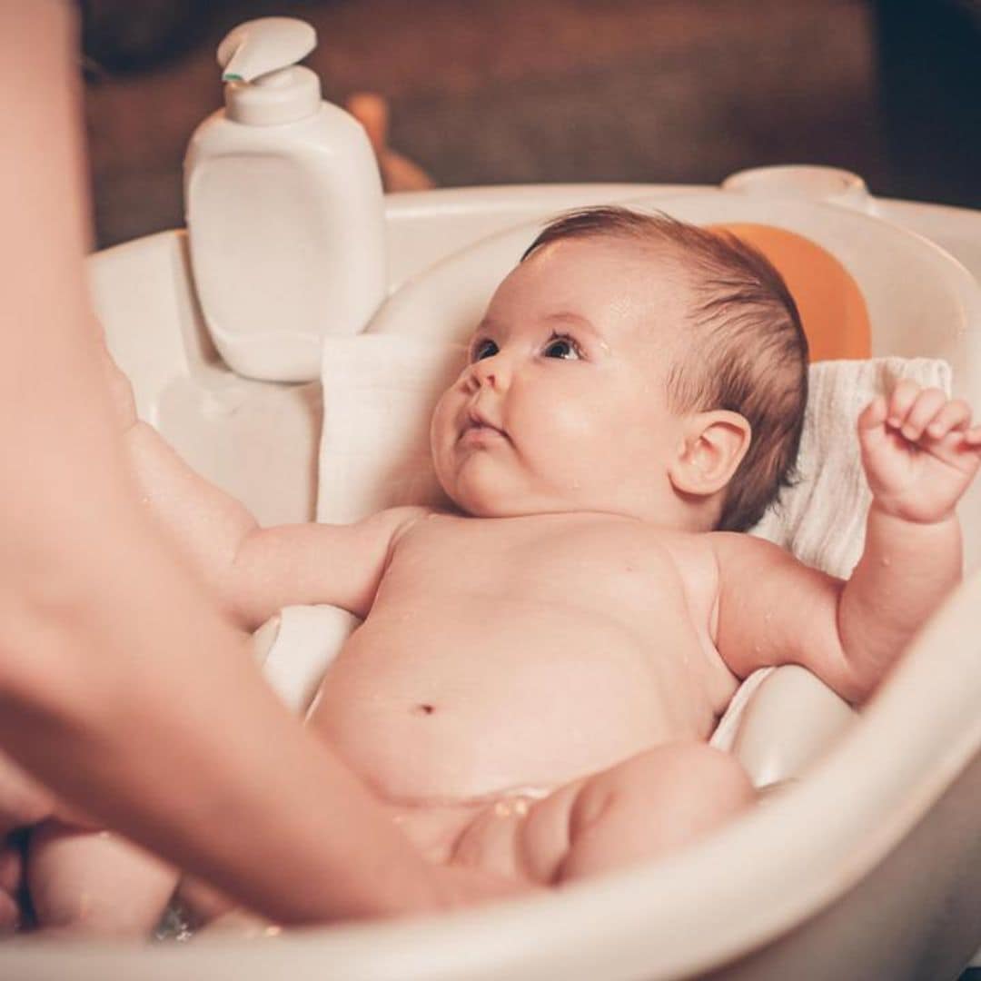 Consejos para realizar el primer baño de tu bebé en casa