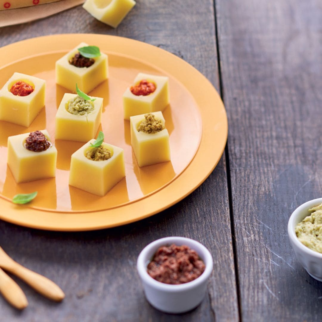 Dados de queso 'Emmentaler' con cremas untables