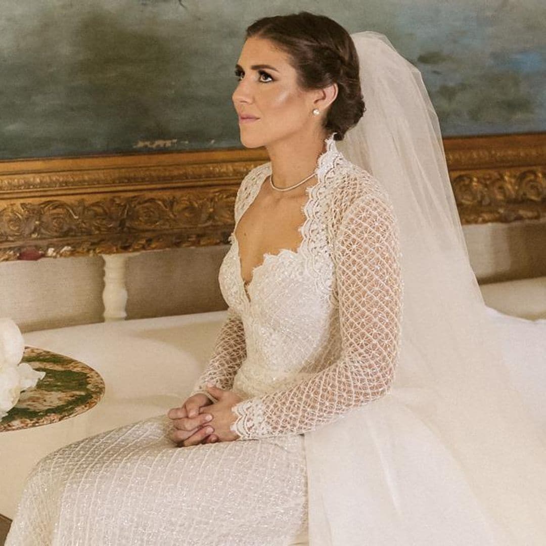 De corte sirena y con escote corazón: el vestido de novia de Carmen Ballesteros, al detalle