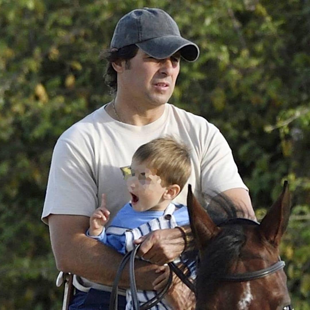 Paseo a caballo y día de compras: Francisco Rivera todo un padrazo con sus hijos en El Rocío