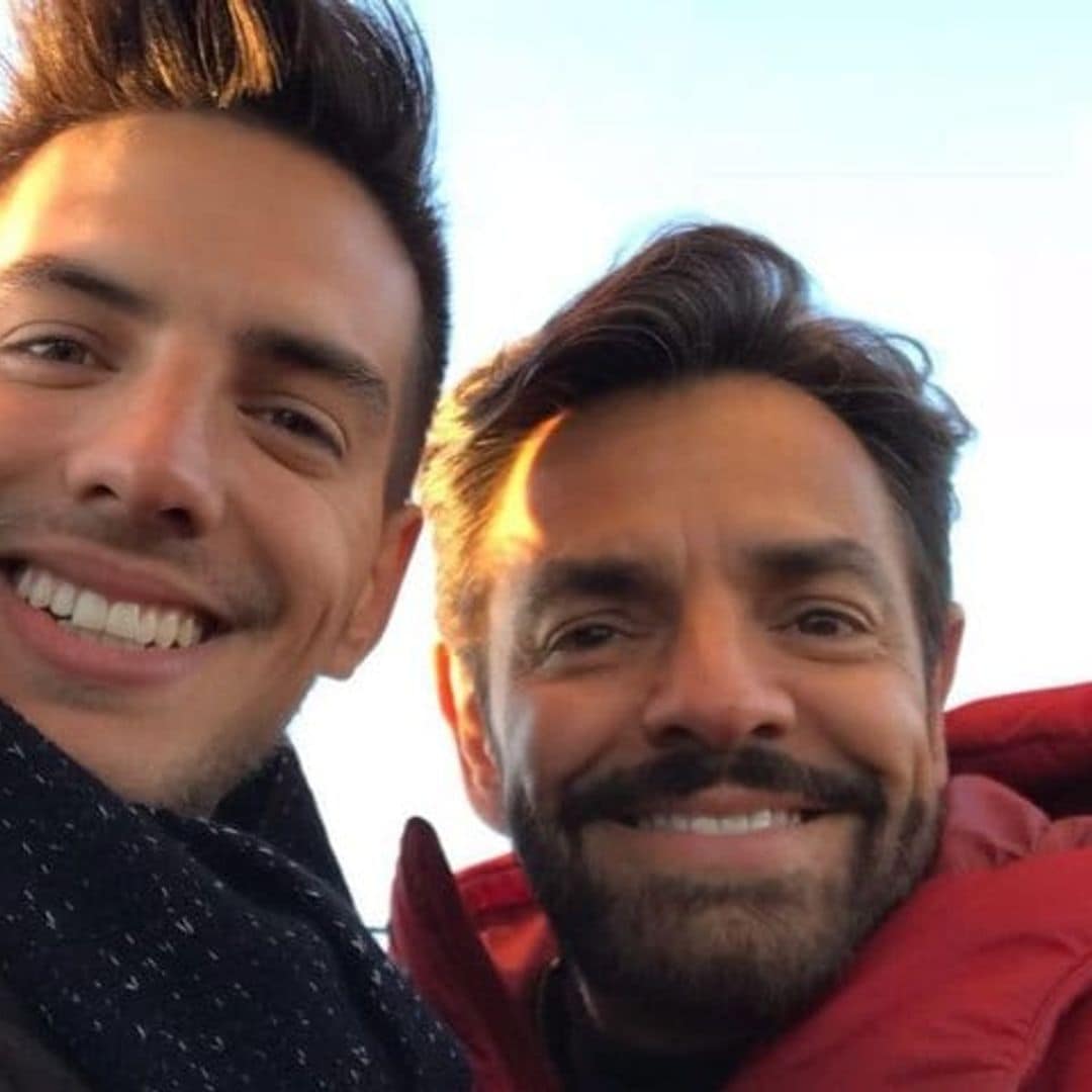 ¡Qué ritmo! Ahora es Eugenio Derbez quien le sigue los pasos a su hijo Vadhir