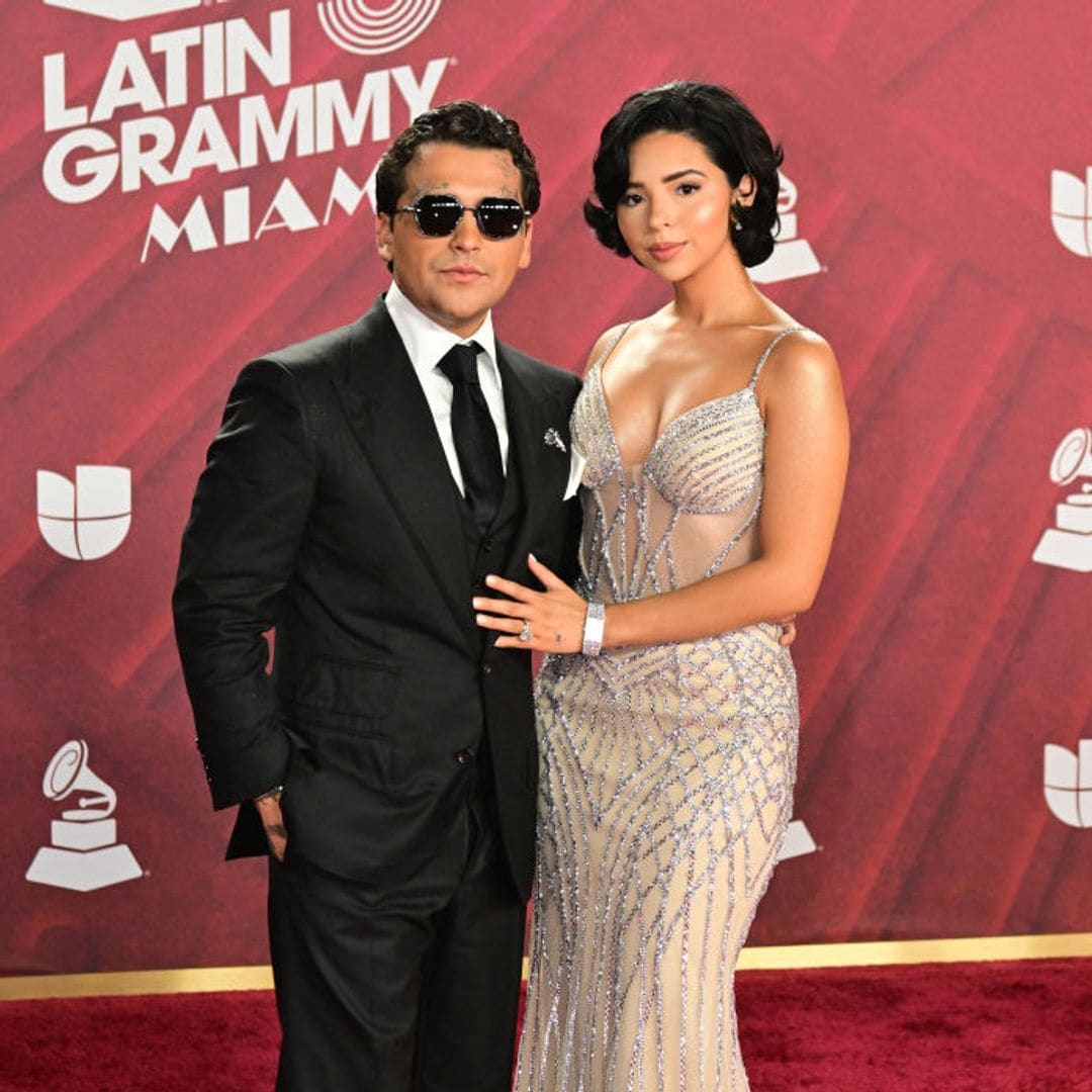 Christian Nodal y Ángela Aguilar brillan sobre la alfombra roja de los Latin Grammy