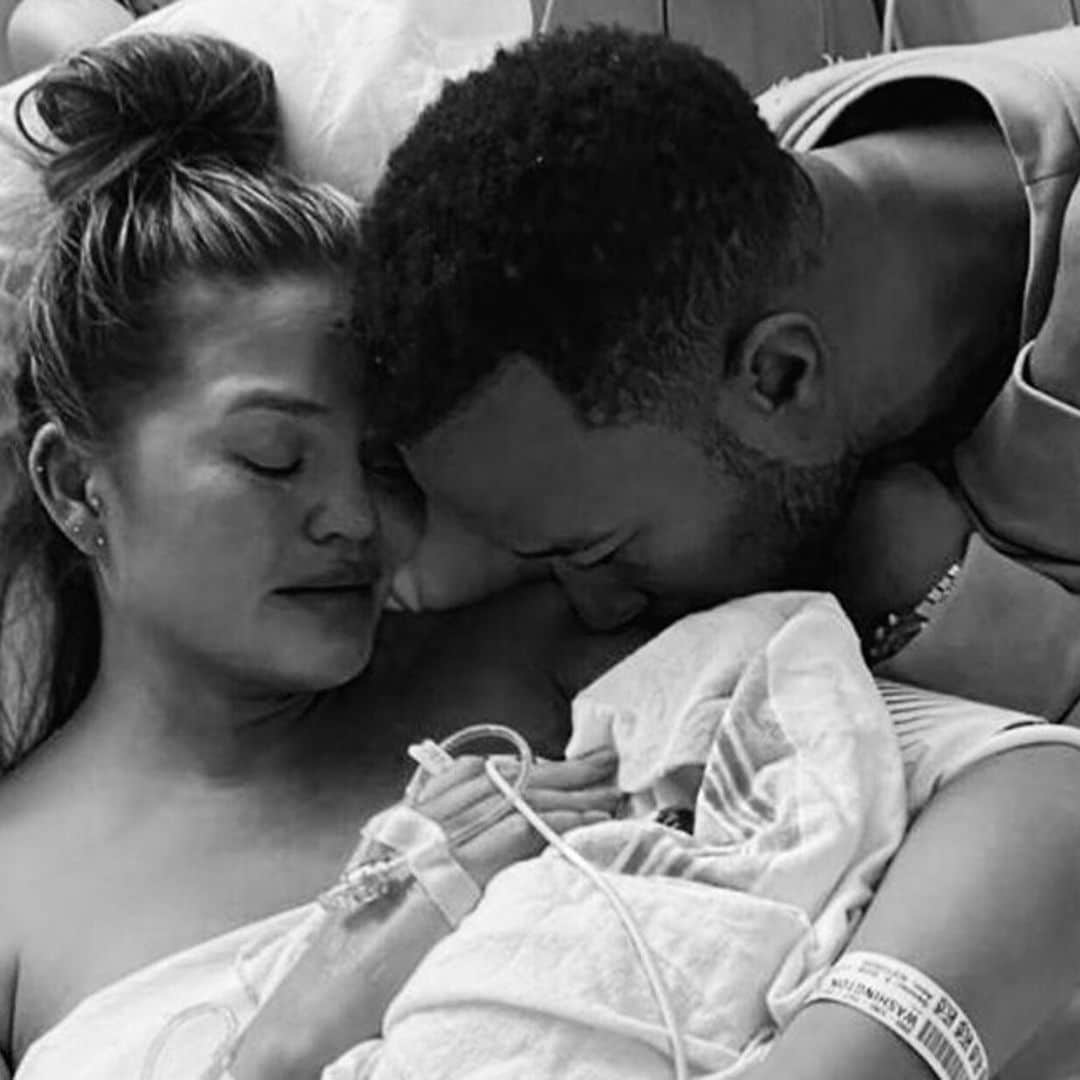 Chrissy Teigen y John Legend pierden al bebé que esperaban: ‘Te amaremos por siempre’