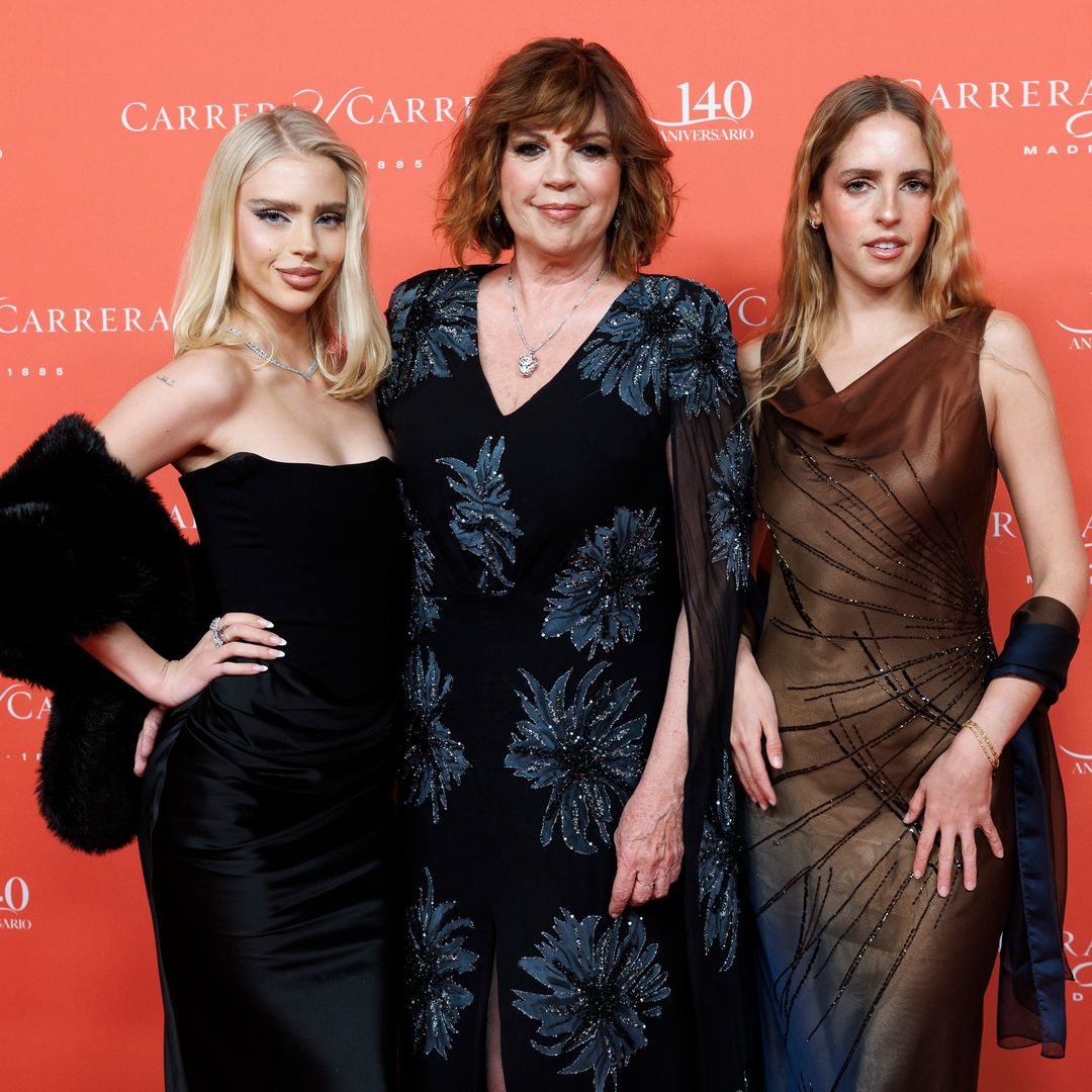 Belinda Washington con sus hijas Daniela y Andrea en el 140 aniversario de Carrera y Carrera en Madrid el 11 de marzo de 2025