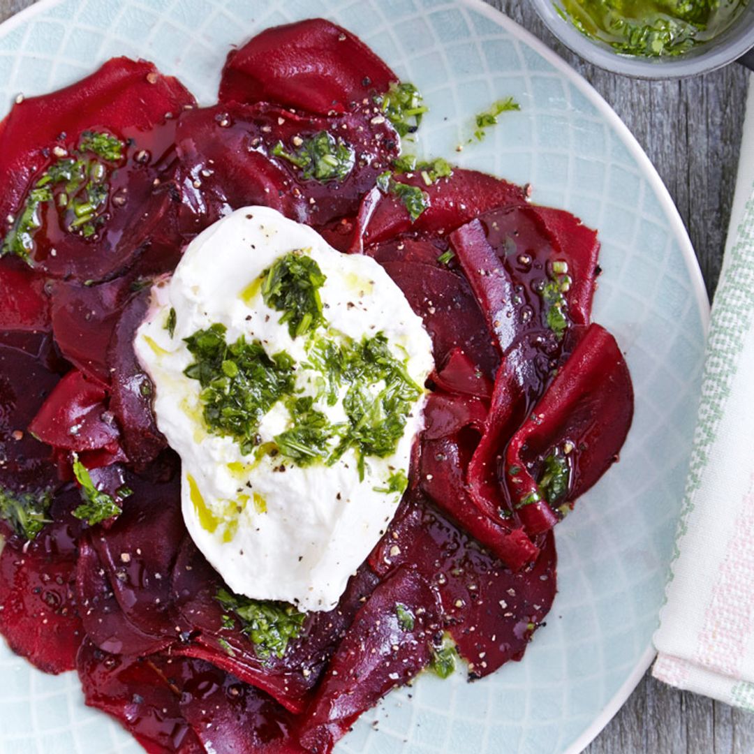 'Carpaccio' de remolacha con burrata