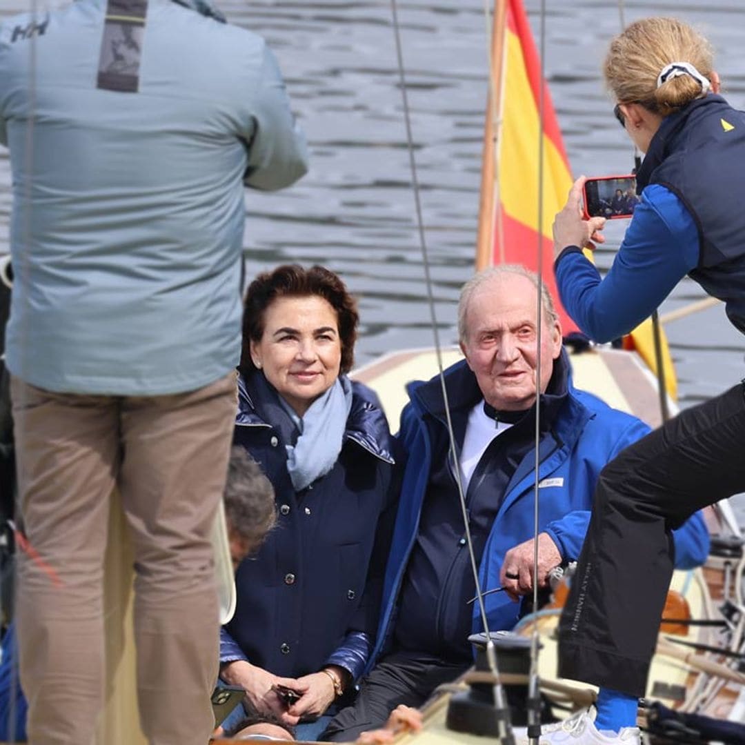 Las anécdotas de Juan Carlos I en Sanxenxo: la infanta Elena de fotógrafa, una visita y un 'nuevo amigo'