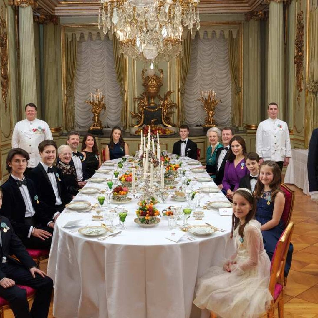 La familia real danesa sorprende a la reina Margarita con una cena llena de simbolismo en su Jubileo de Oro