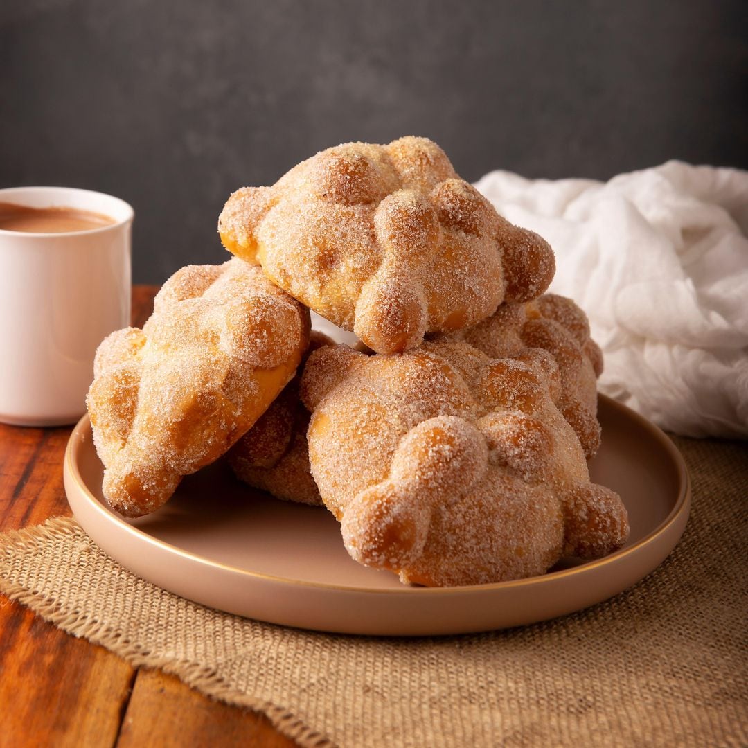 Aprende a preparar Pan de Muerto, una de las recetas mexicanas imperdibles del otoño