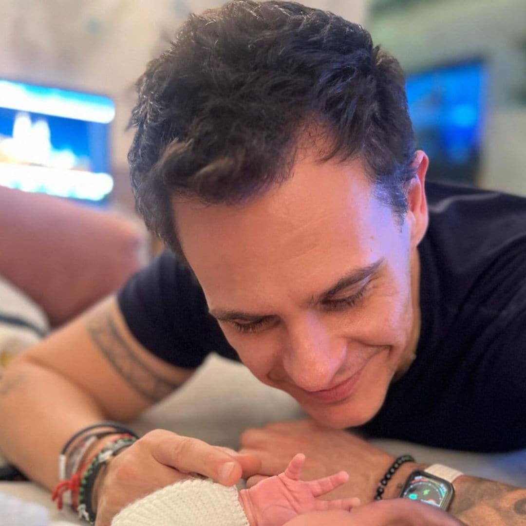 Patricia Pardo y Christian Gálvez celebran el primer cumplemés de su hijo con las imágenes más tiernas