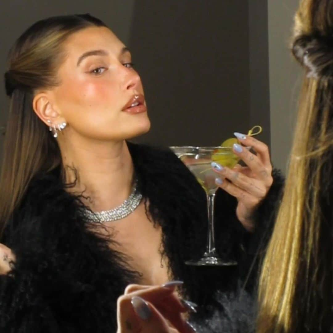 Prepara un martini al estilo de Hailey Bieber para este fin de año