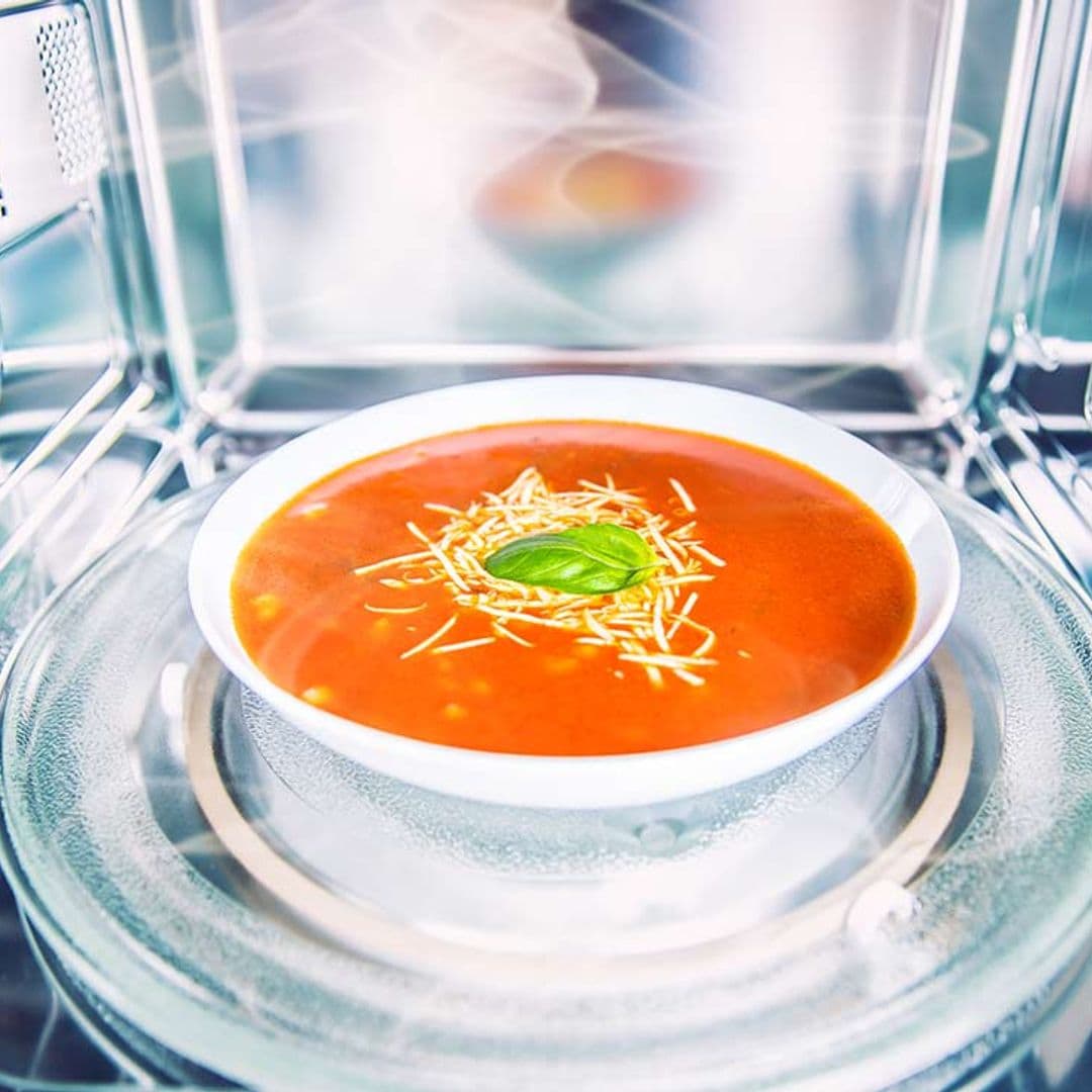 Sopa de tomate en el microondas