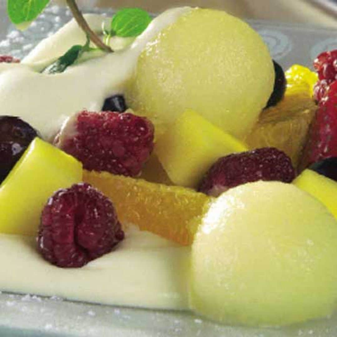 Macedonia de frutas con crema