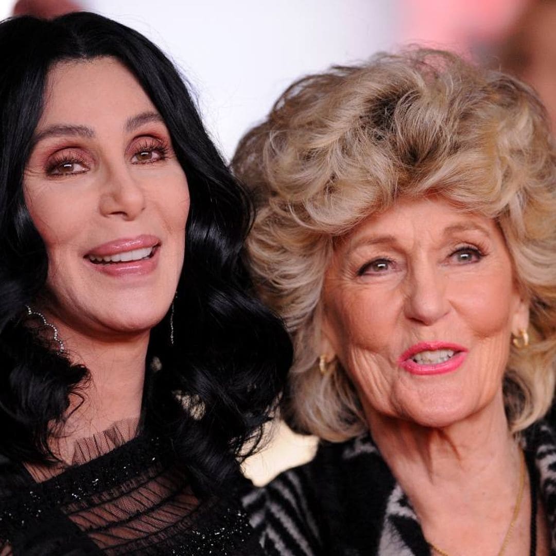 Por ellas no pasa el tiempo: Cher y su madre siguen sorprendiendo con sus fotos de aspecto juvenil