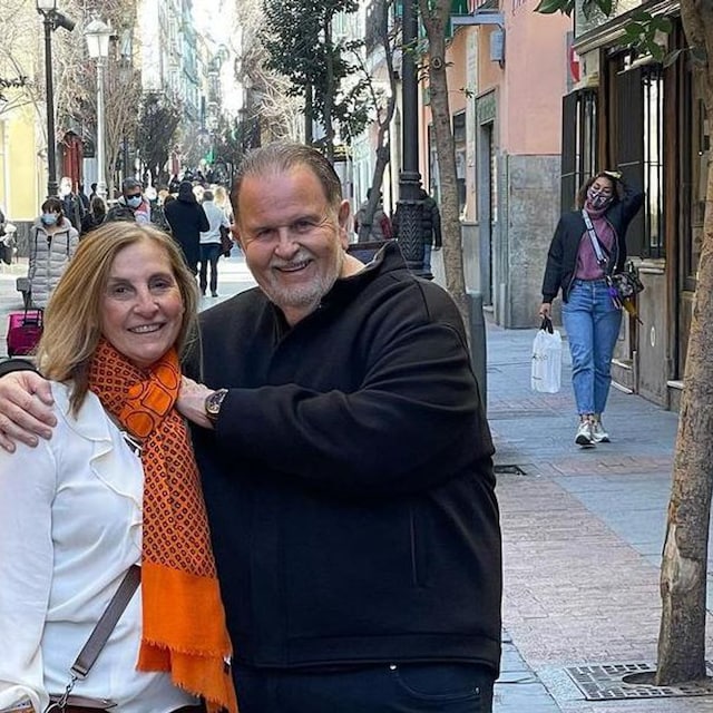 ra l de molina de vacaciones en madrid junto a su esposa mily