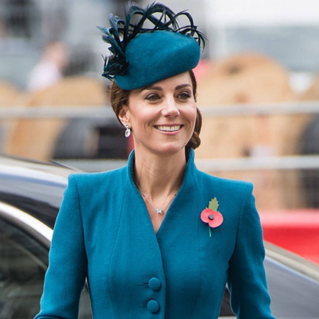 El detalle que transforma el look preferido de Kate Middleton